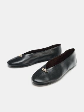 Women Slip-On ballet Flats black V-cut vamp metallic detail Rounded toe Sz 8.5